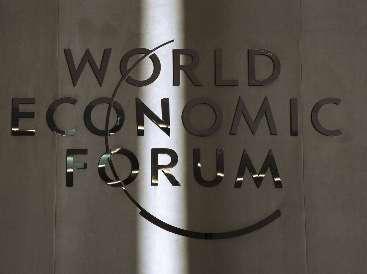    Эмблема Всемирного экономического форума в Давосе© РИА Новости . Пресс-служба президента Украины