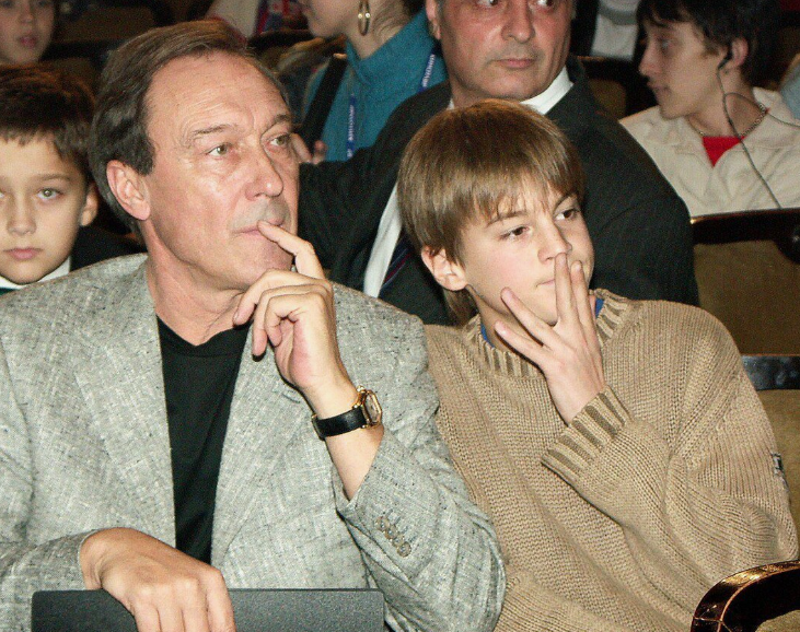    Иван Янковский и его дед, Олег Иванович, ярчайшие представители актёрской династии.