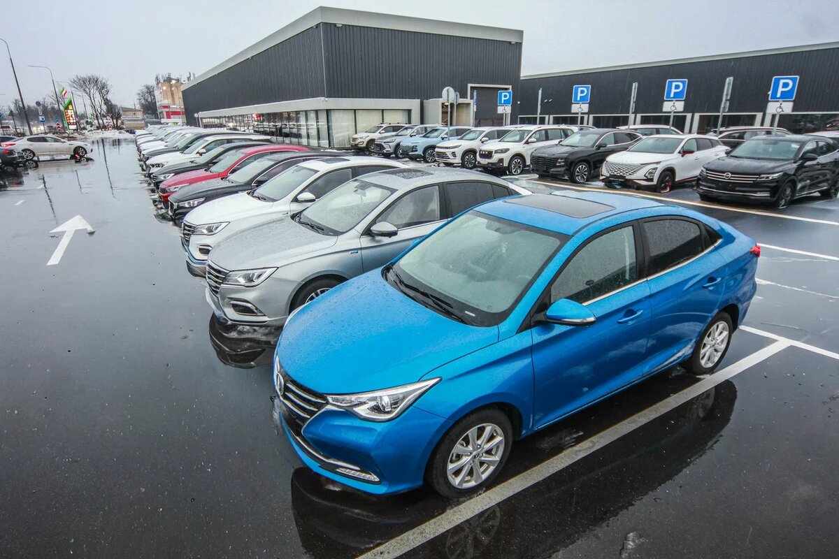 Автомобили в продаже в Автосалоне