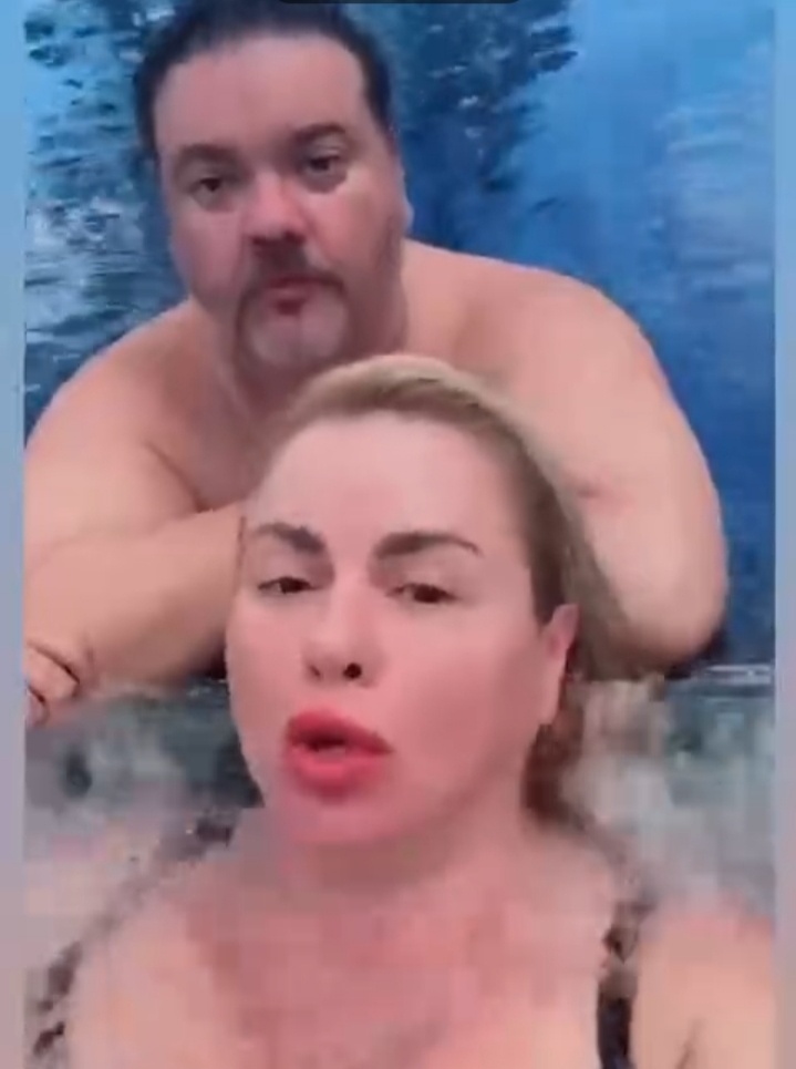 Скрин видео . Два поросенка🤭😁