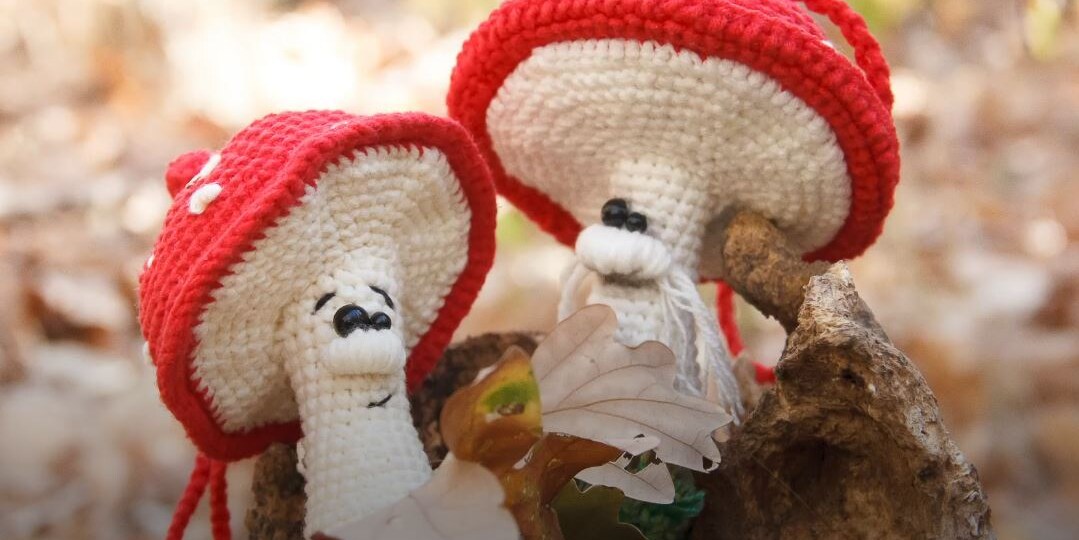 ВЯЖЕМ СИМПАТИЧНЫЙ МУХОМОР КРЮЧКОМ. ТЕКСТОВОЕ ОПИСАНИЕ