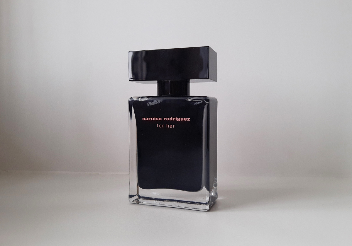 Верхние ноты: Африканский апельсиновый цвет, Османтус и Бергамот; средние ноты: Мускус и Амбра; базовые ноты: Ветивер, Пачули и Ваниль.