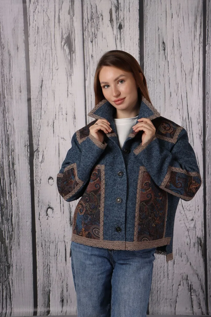На модели: жакет шерстяной Зара, цвет джинс
