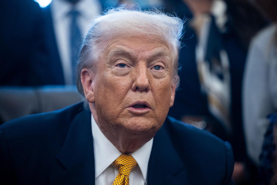    Francis Chung — Pool via CNP/Keystone Press Agency/Global Look Press