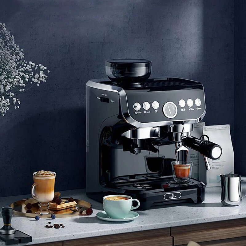 Рожковая кофемашина с встроенной кофемолкой