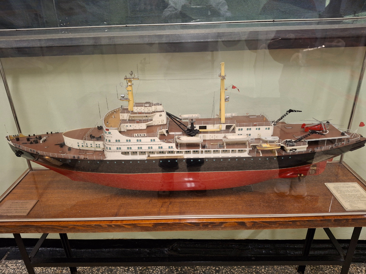 Модель ледокола 