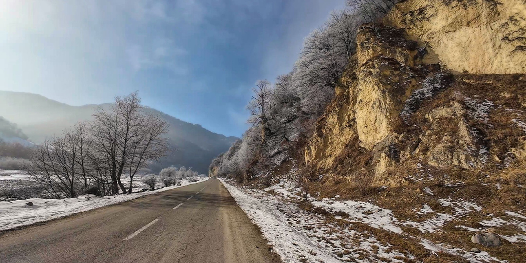 Водопады в Безенгийском ущелье и в урочище Уштулу. КБР. 17.01.2026.