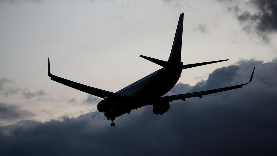     Самолет Uzbekistan Airways совершил аварийную посадку в Красноярске ИЗВЕСТИЯ/Алексей Майшев