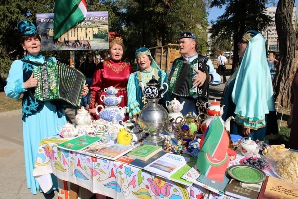    Луганский центр народного творчества отмечает день рождения. ФОТО: ТГ-канал Романа Олексина