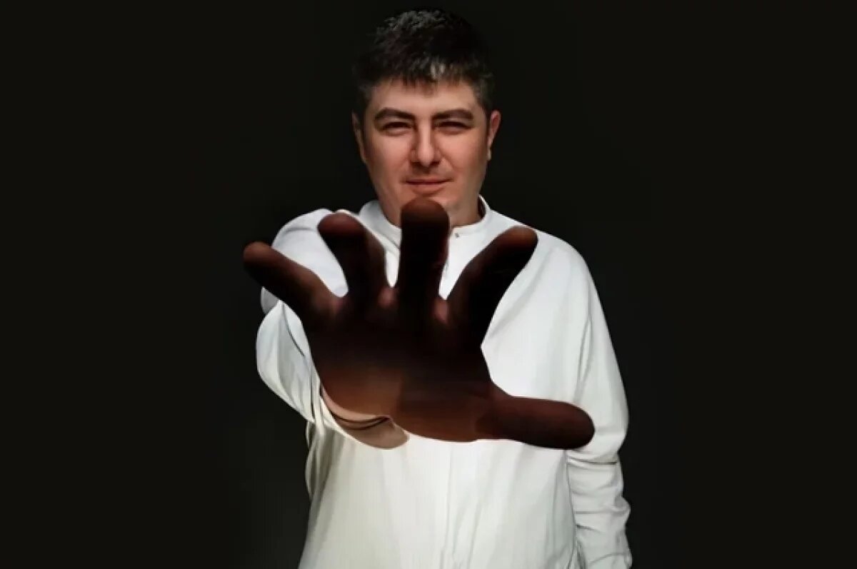    В Казани начался суд над человеком, который годами выстраивал репутацию чудо-психолога, способного решить любые проблемы.