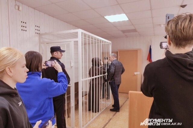    На суде Фатима скрывала лицо. Фото: omsk.aif.ru// Евгения Хомицкая