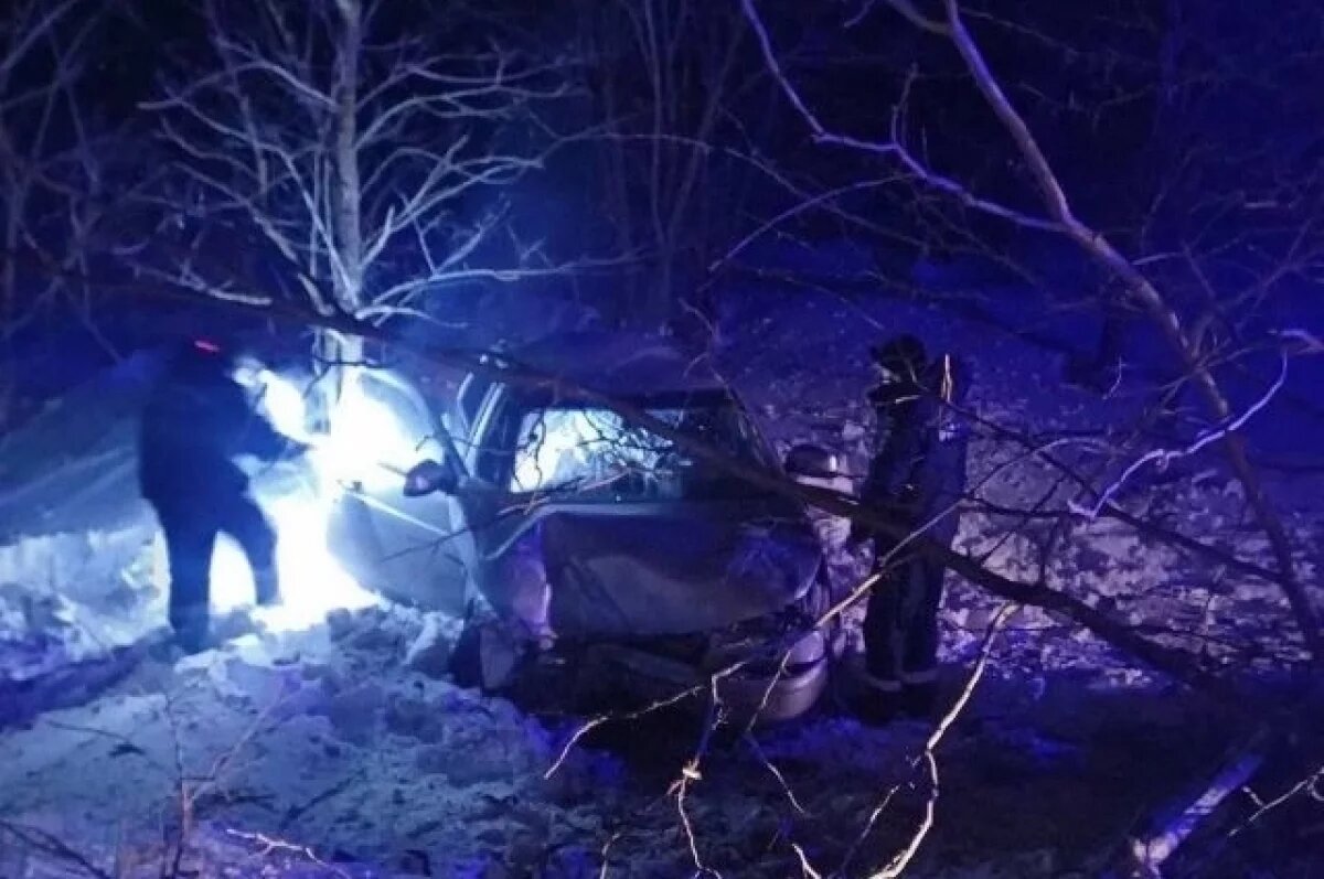    В Джанкойском районе Крыма водителя вытащили из покореженной машины