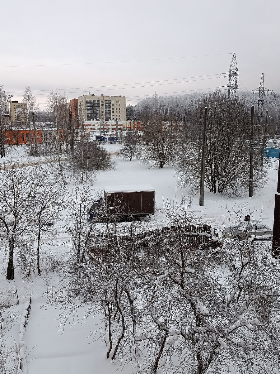 Вид из окна на окраину Костромы