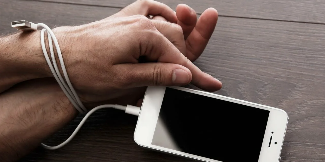 Почему мы зависимы от смартфонов? Дофамин тут ни при чём