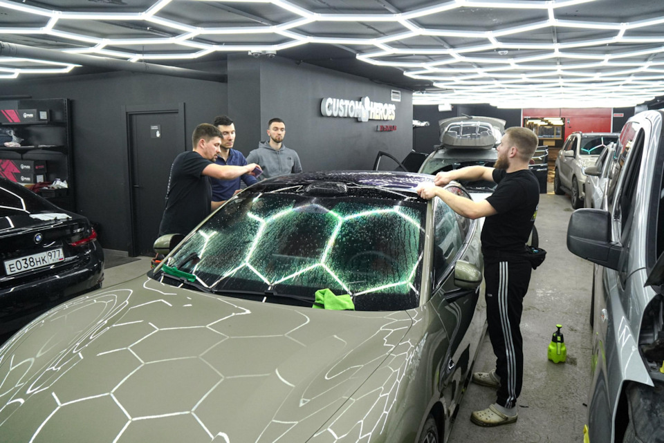 Фото сделаны во время проведения работ с Xiaomi SU7