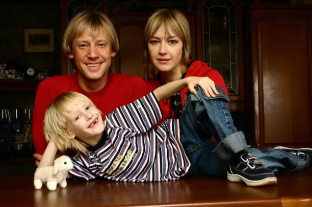 Дмитрий Харатьян и Марина Майко с сыном Иваном