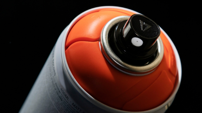 Фото: https://ru.freepik.com/free-photo/close-up-spray-bottle_20149163.htm#