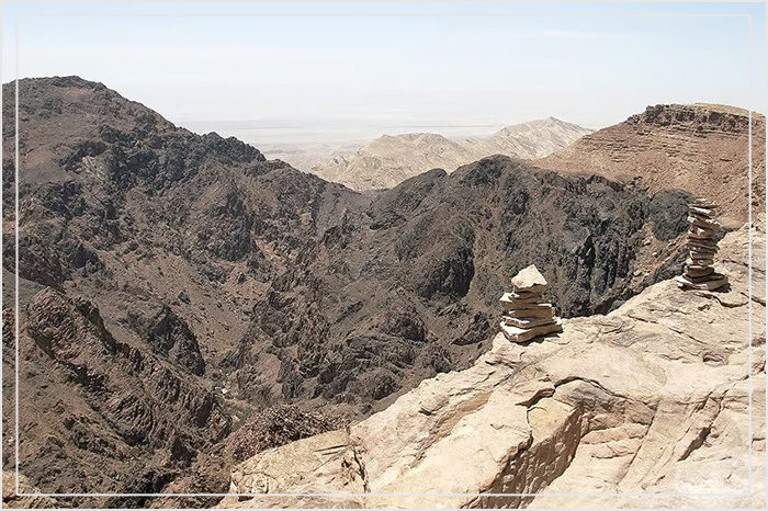 Общий вид затерянного города Петра.
