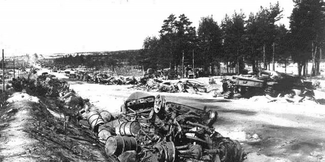 Вся площадь была завалена немецкой техникой, а в центре дымилась одна машина: генерал был потрясен, узнав цену этой победы
