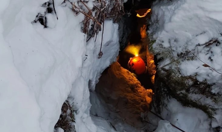 Обследование пещер-колодцев. Фото: КГКУ «Спасатель»