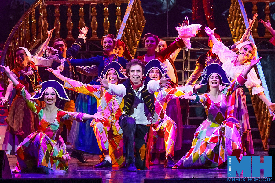 Листайте вправо, чтобы увидеть больше изображений