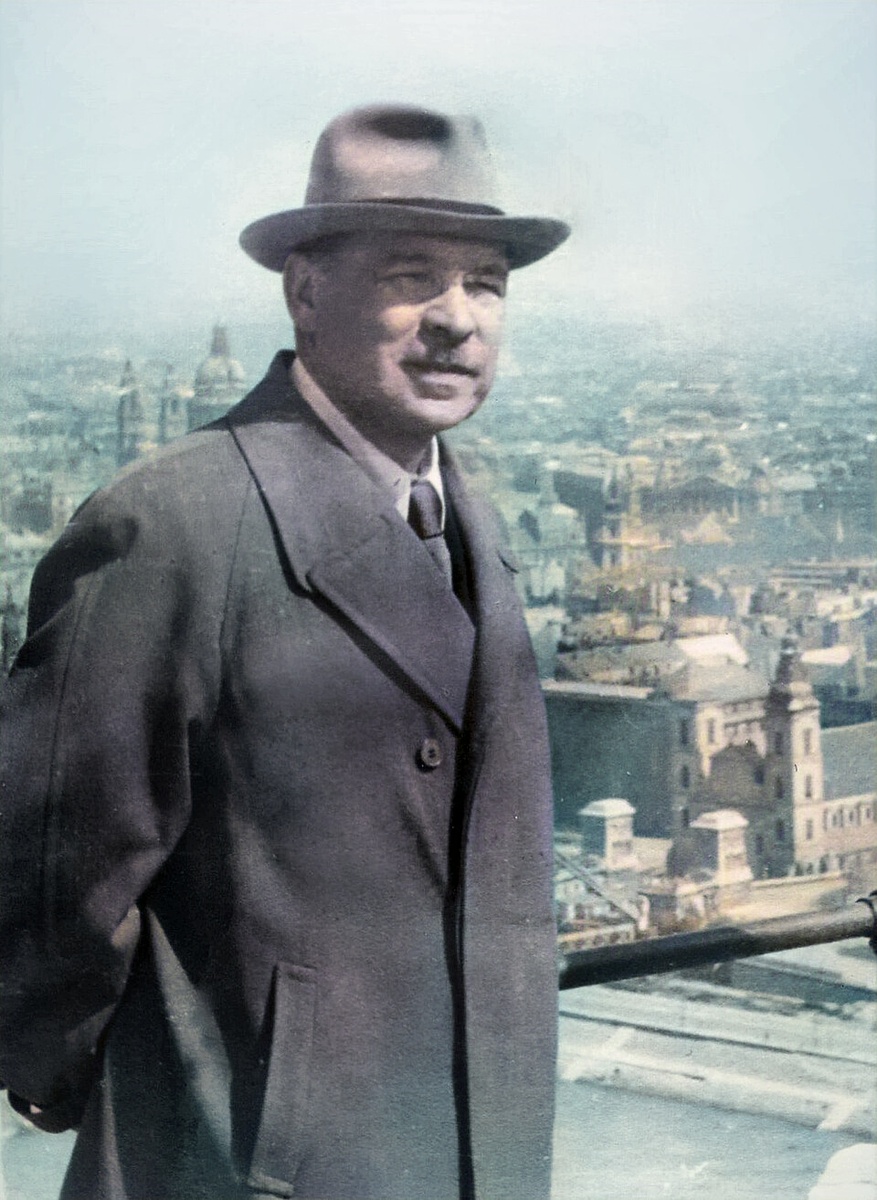 Леонид Говоров на отдыхе в Будапеште. Осень 1945 года