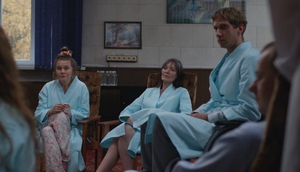 О чём сериал «Тайна Белой вороны» (2023)