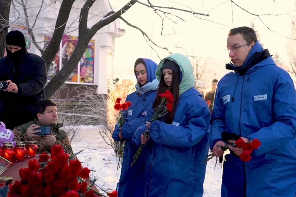    В Донецке почтили память жертв обстрела ВСУ рынка в микрорайоне «Текстильщик». Фото: МГЕР в ДНР