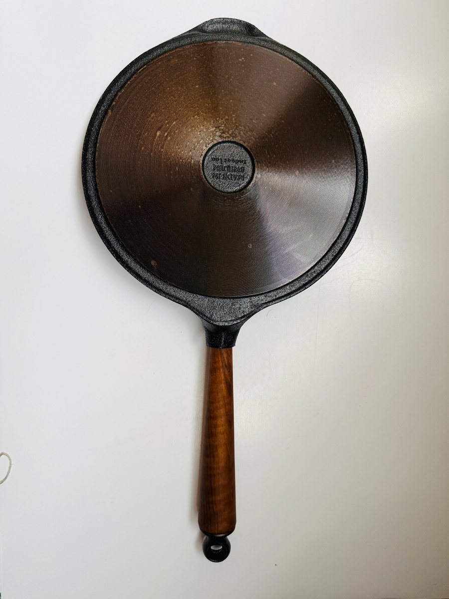 Чугунная блинная сковорода Skeppshult со шлифованным дном для индукции