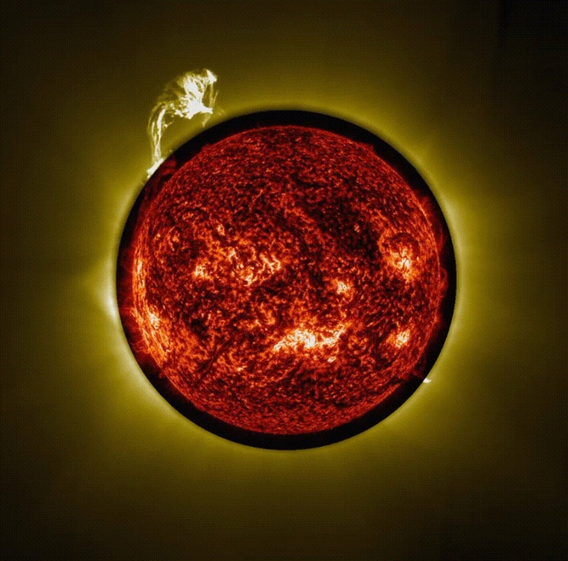    На изображении наложены кадры, сделанные миссиями Proba-3 и SDO