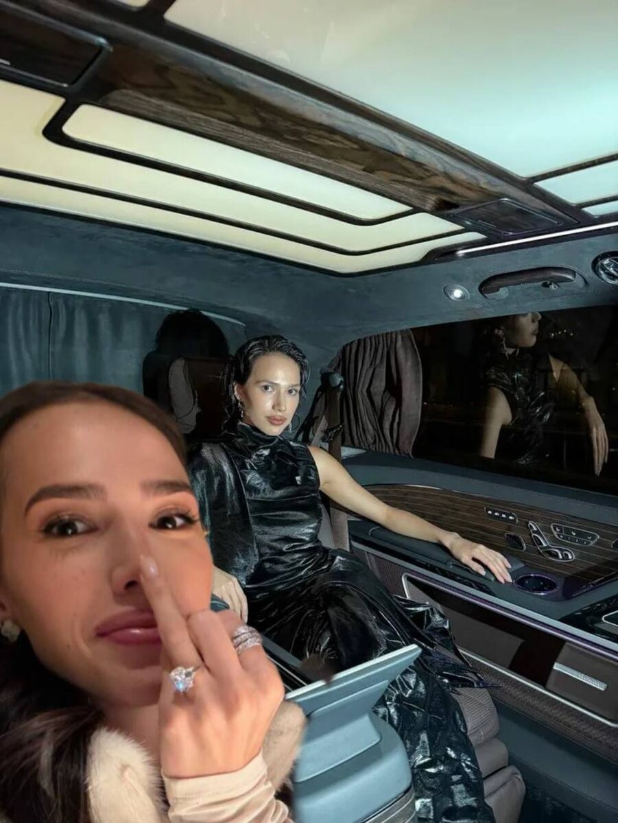 А вы как относитесь к Алине?