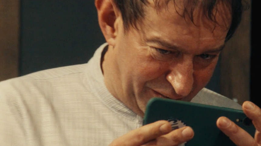    Фото: Кадр из к/ф «Здесь был Юра», реж. Сергей Малкин, 2025 г.; 5-tv.ru