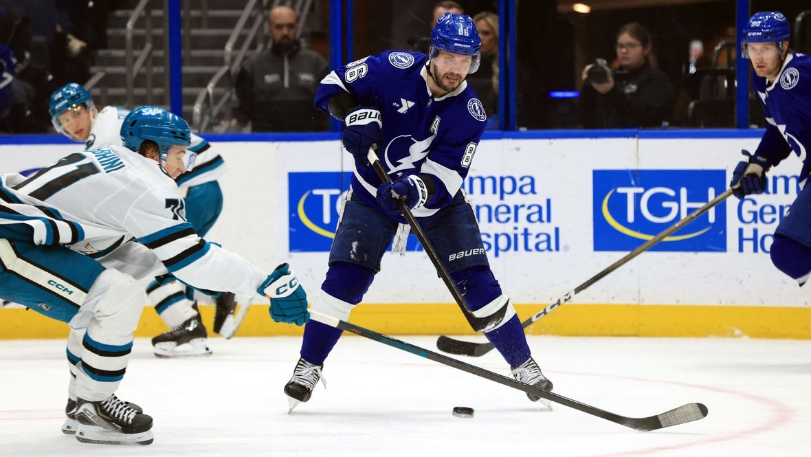    Нападающий «Тампы» Никита Кучеров в матче НХЛ с «Сан-Хосе» 21 января.Imagn Images USA Today Sports