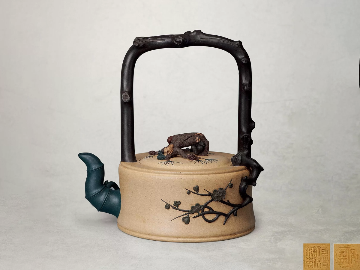 "Сосна, бамбук и слива" с верхней ручкой