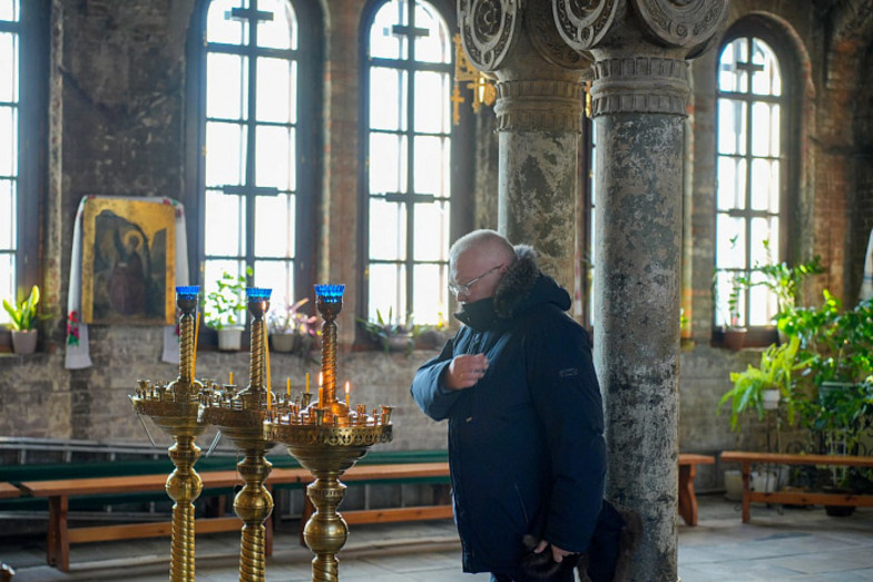 Делегация Кировской области возложила цветы к Вечному огню в Брестской крепости