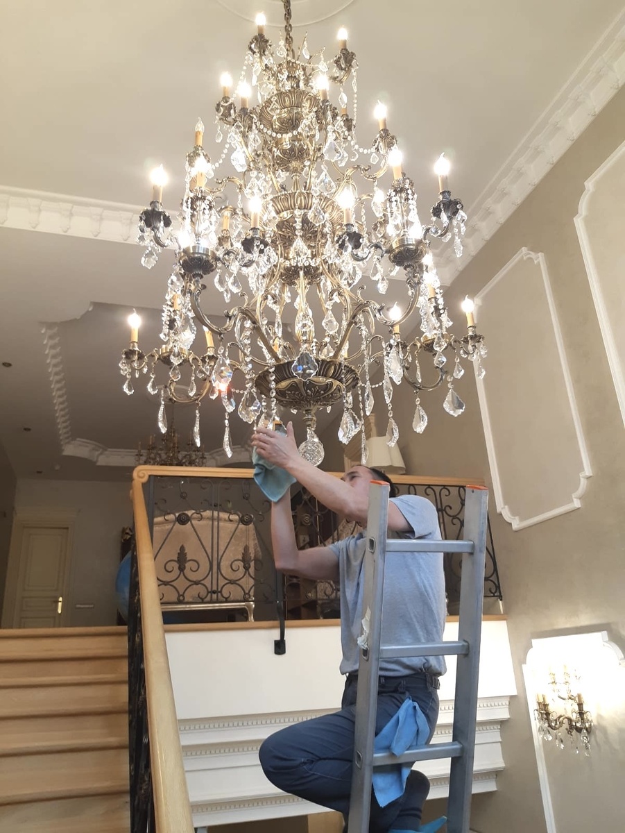 Клининговой компании Чистый Терем (+7 495 135 01 99, http://www.cleanterem.ru) 