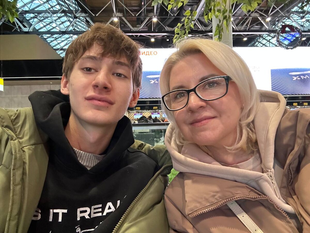 с сыном в Шереметьево