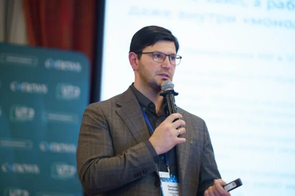 В этом году стал спикером на конференции от CNews