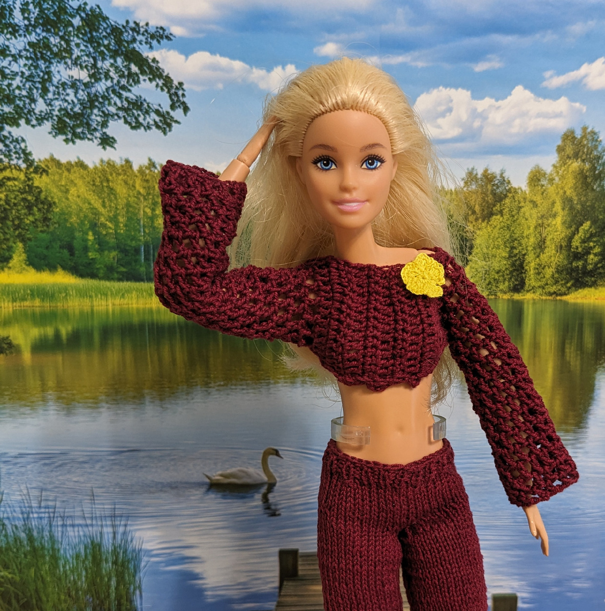 Шорты и кроп-топ крючком для куклы Барби 