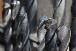 Точим сверла правильно - 4 инструмента для заточки сверла