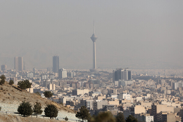 Вид на Тегеран / Majid Asgaripour/WANA (West Asia News Agency) via Reuters  