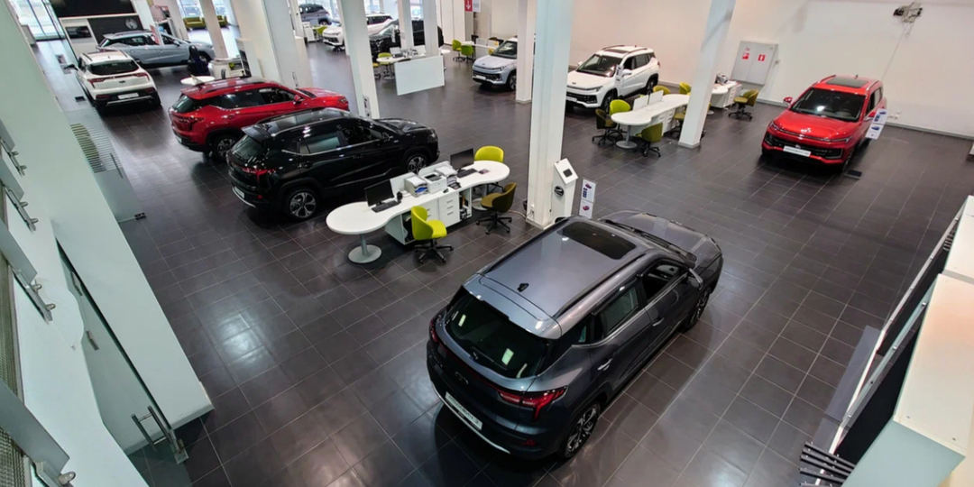 И без того низкие продажи у Москвича обрушились, у дилеров тишина. Это финиш