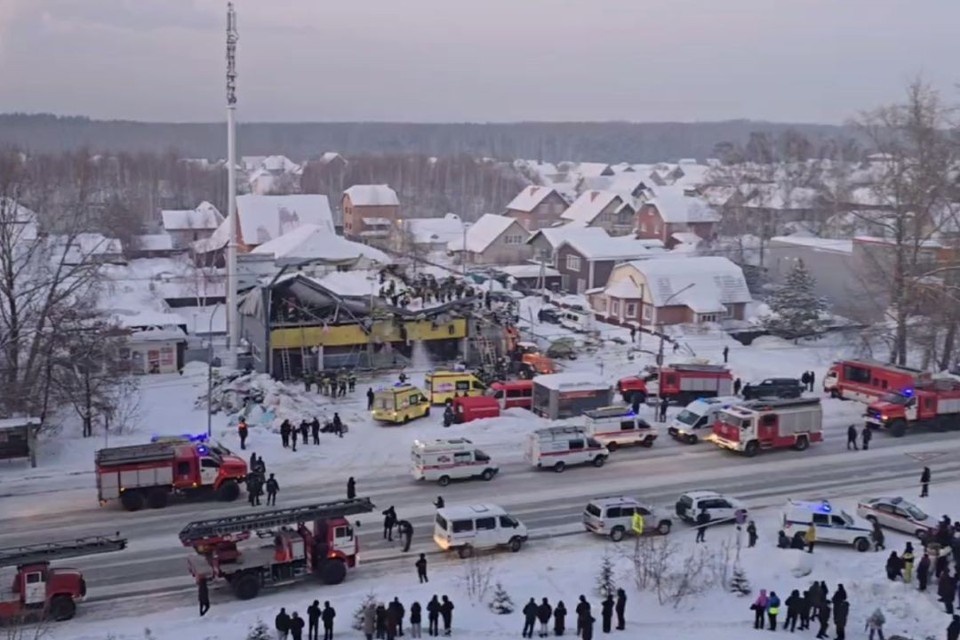    Успели выйти из здания до его обрушения. Фото: предоставили очевидцы паблика "Моя Первомайка".