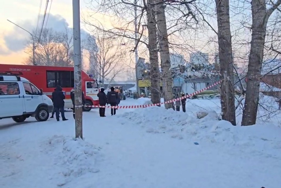    На месте ликвидации последствий работает 100 человек. Фото: предоставлено читателем КП-Новосибирск