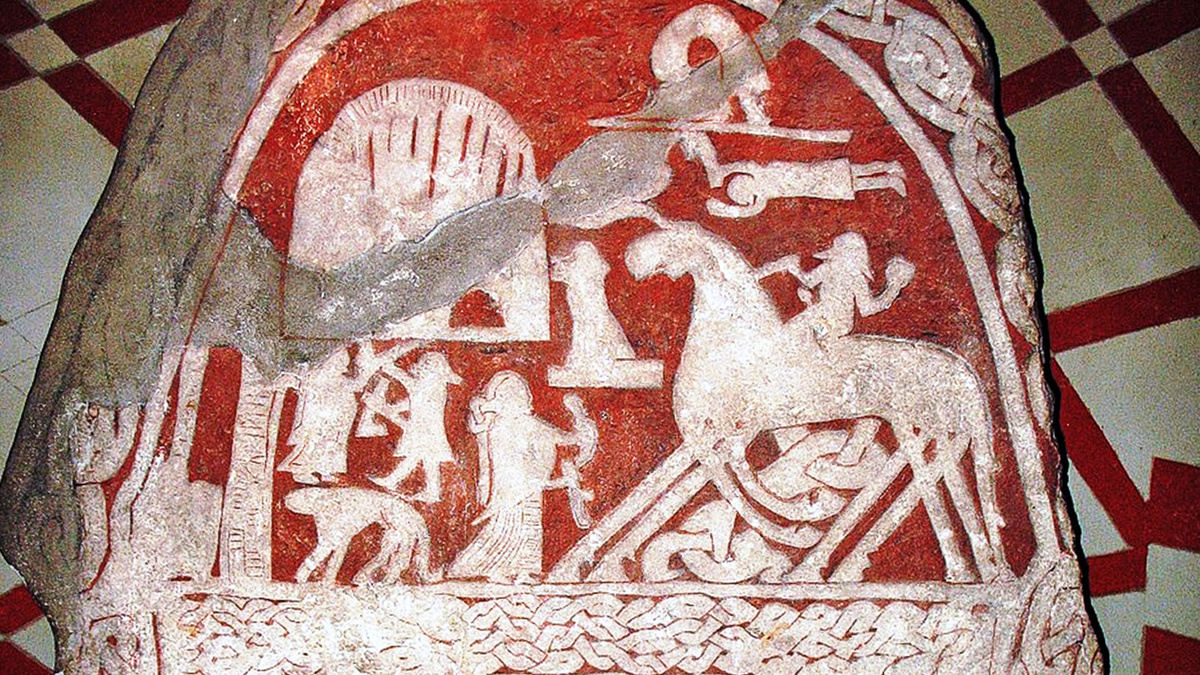 Изображение Одина верхом на Слейпнире. Поминальный камень Тьенвиде. Слейпнир также изображён на двух картинных камнях с острова Готланд VIII века, а также на камне Ардре VIII–XI веков 