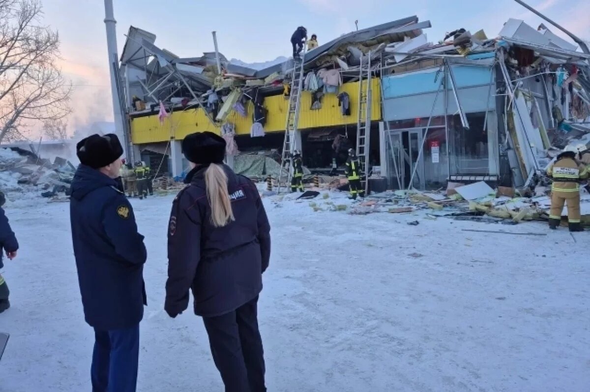    В сети появились кадры с места обрушения ТЦ в Новосибирске