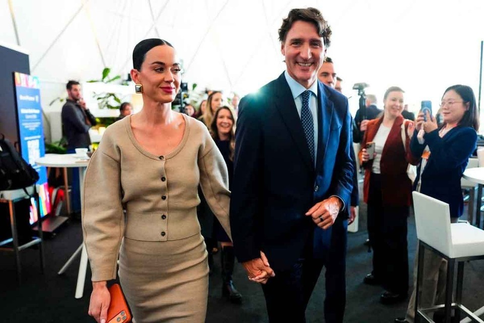    Бывший премьер-министр Канады Джастин Трюдо прибыл на Всемирный экономический форум в Давосе в компании со знаменитой американской певицей Кэти Перри. GLOBAL LOOK PRESS