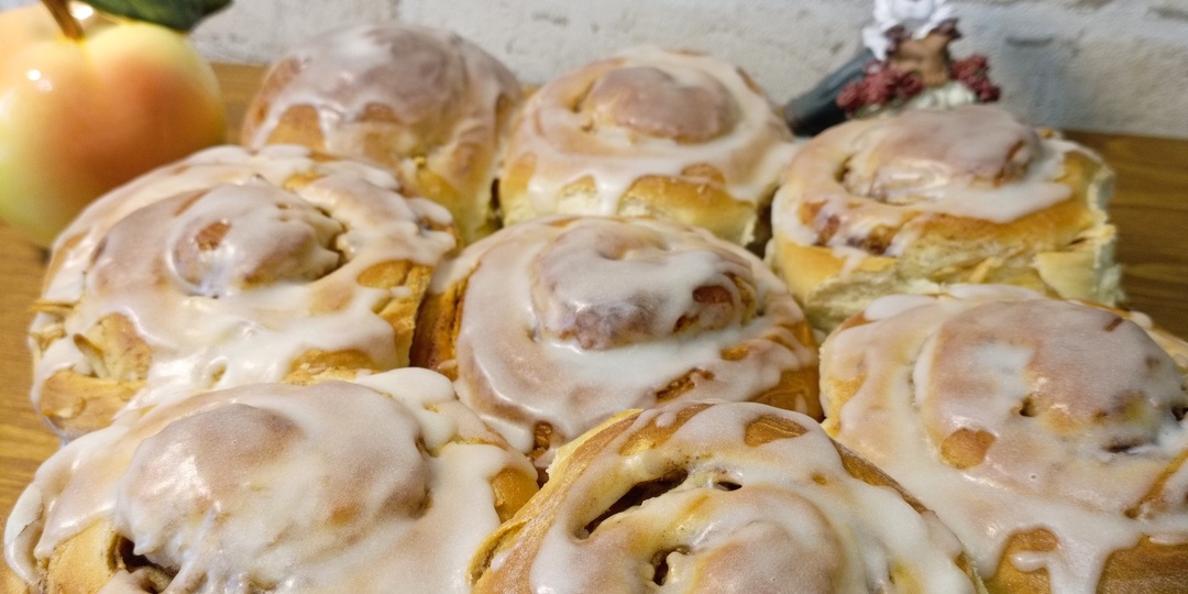 Булочки синнабоны с яблоком