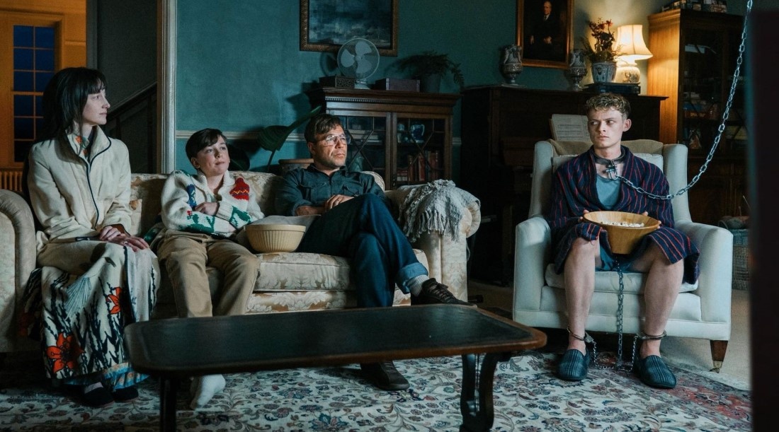     Кадр из фильма «Heel» (2026)