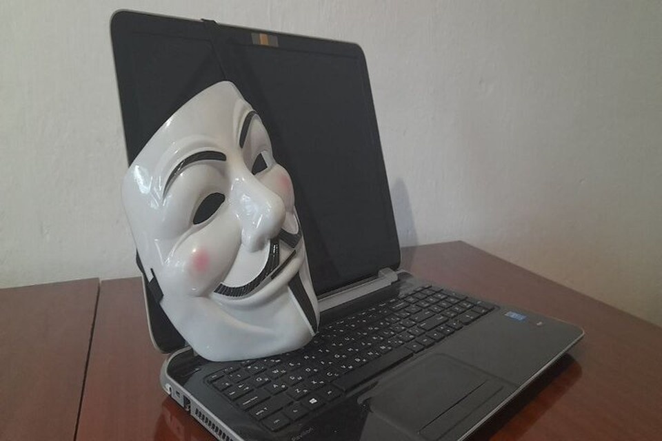    Деньги отдала жулику жительница Сивашского Олег БЫКОВ